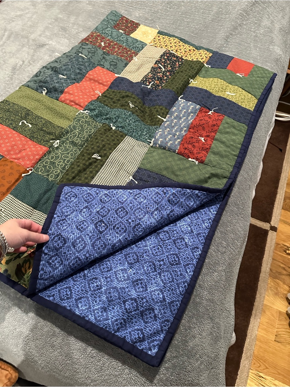 Handmade Amish Patchwork Quilt - Multicolor - Picture 5 of 7